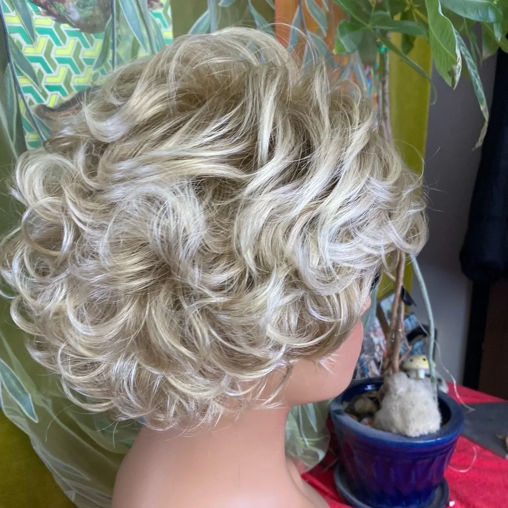 curly pixie ombré mixed blonde wig